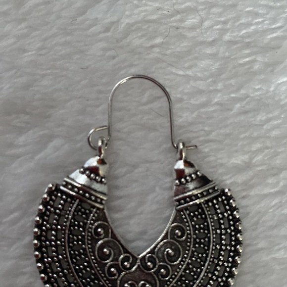 πVintage/Antique Style Heart Shape Dangle Earrings - Picture 6 of 7